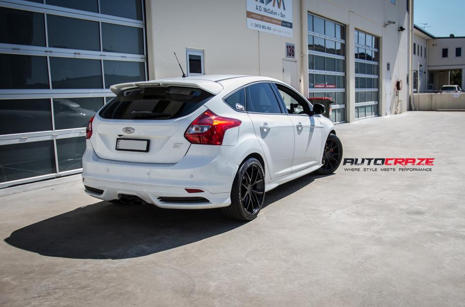 FORD FOCUS  5 STUD  MISANO MATTE BLACK